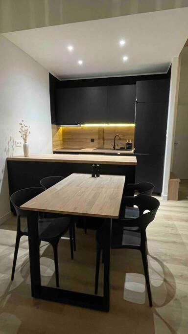 Appartement Renove Proche Du Parc De La Tete D'Or Villeurbanne Luaran gambar